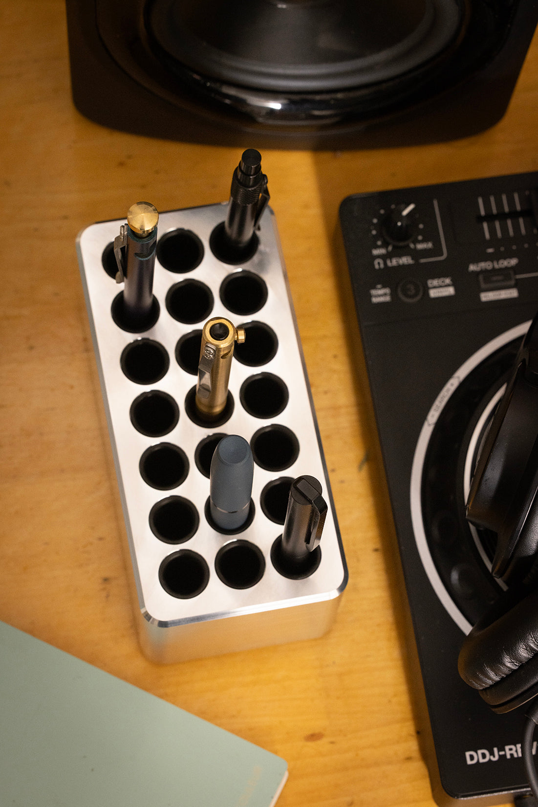 reKtangle 21-hole Pen Holder